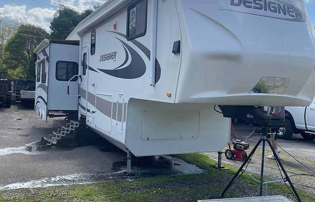 2010 Jayco Designer 37RLQS