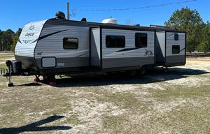 2021 Jay Flight SLX 8 324BDS RV rental photo 5