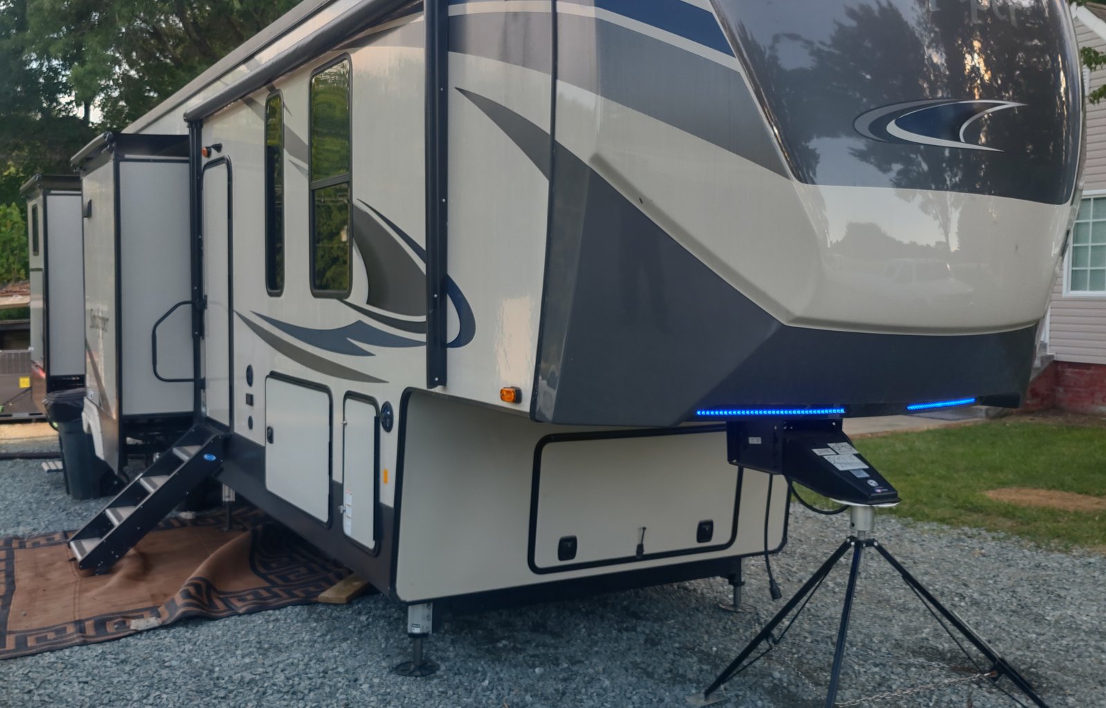 Leslie's Luxurious RV Rental