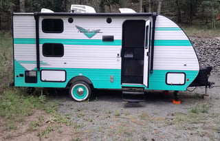 Retro Rover-friendly Small Family Camper