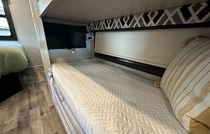 Modern Farmhouse Bunkhouse Motorhome 2022 Alante