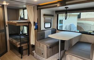 2021 Forest River RV Surveyor Legend 19BHLE RV rental photo 6