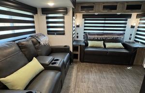 2022 Forest River RV Cherokee Alpha Wolf 26RL-L RV rental photo 15