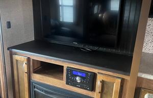2018 Coachmen RV Chaparral 392MBL RV rental photo 8