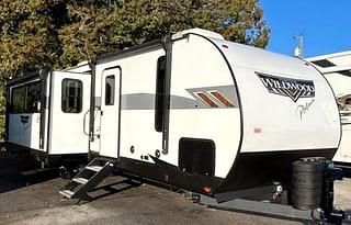 Wayne Wildwood sleeps 6/ 2 slides