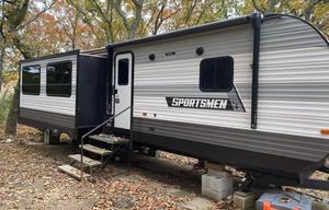 2022 Sportsmen SE 303QBSE RV rental photo 1