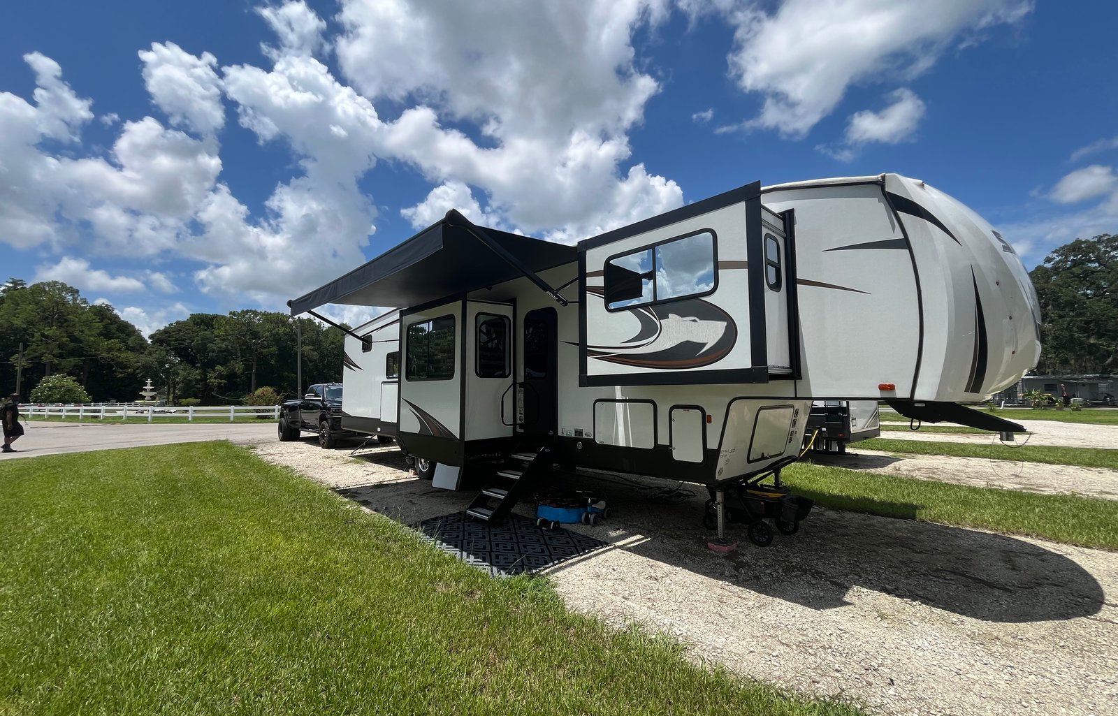2023 Forest River Sabre 37FLH