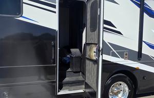 2024 Outlaw Wild West Edition 38K RV rental photo 15