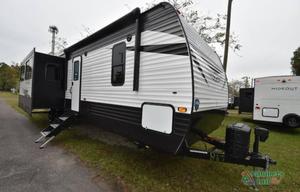 "The Hideout" - 2020 Keyston bunkhouse with 1.5 Bath