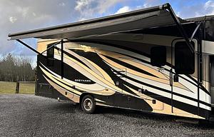 2022 Greyhawk Prestige 30Z – Sleeps 6 Comfortably