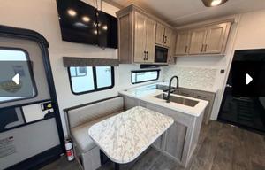 2024 Dutchmen RV Voltage V-Series 3800 RV rental photo 15