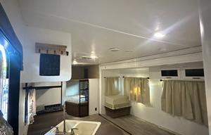 2017 Dutchmen RV Coleman Lantern Series 263BH