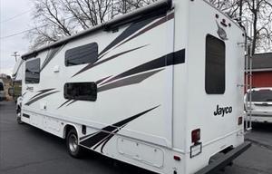 10-Person Jayco Redhawk 31F Vacation