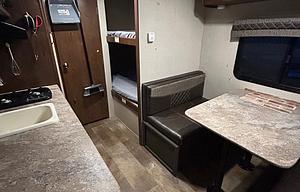2017 Z 1 Lite ZT19BH RV rental photo 4