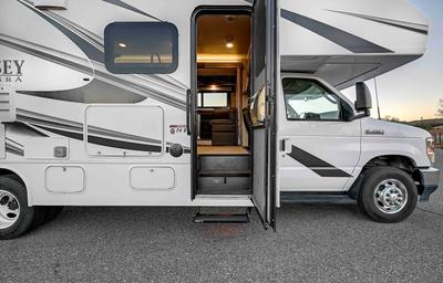 2023 Odyssey 24B - 27' National Park Hopper