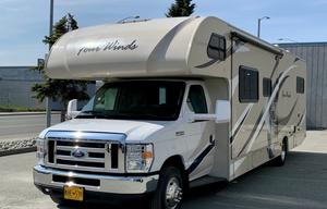 HECTOR - 2018 Thor Motor Coach Four Winds 30D