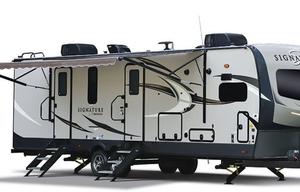 2020 Forest River RV Rockwood Signature Ultra Lite 8335SB RV rental photo 3