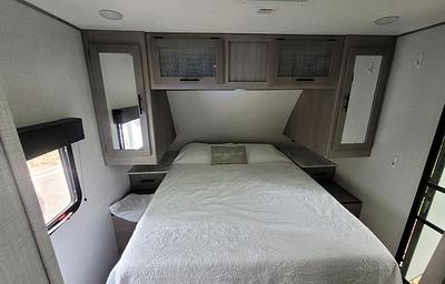2022 Dutchmen RV Coleman Light 3215BH RV rental photo 3