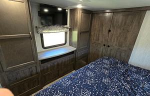 Luxury RV for Events & Weekends | Deliverable