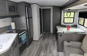 2022 Cruiser Embrace EL 280