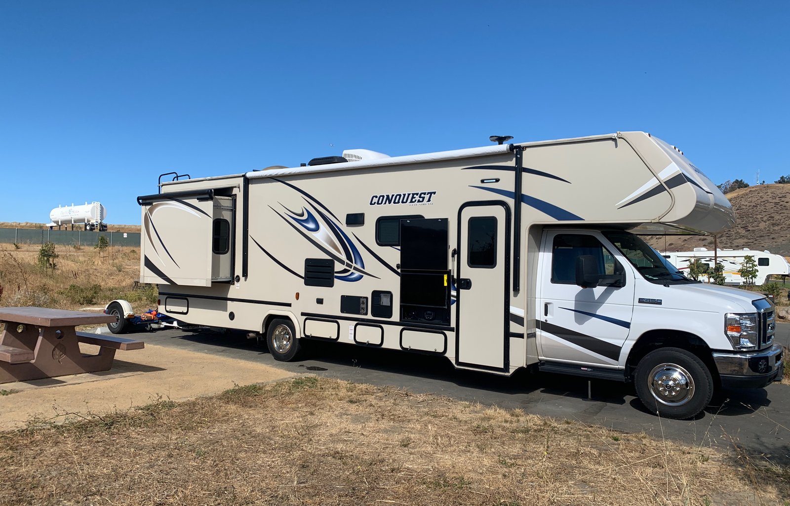 Lucky II the Gulf Stream Conquest 6320 Class C RV