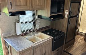 Pet Friendly Coachmen Freelander 21 RS