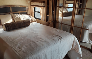 2016 Columbus Compass 340RKC RV rental photo 8