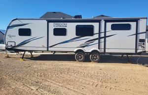 2023 Coachmen RV Freedom Express Liberty Edition 326BHDSLE RV rental photo 19