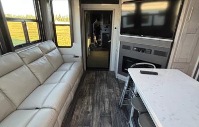 2022 Keystone RV Fuzion 419 RV rental photo 2