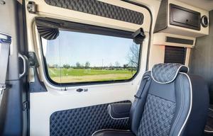Luxury Mercedes easy park/drive, seats 8, sleeps 2