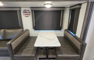 Fireside "Far Lux" 2021 East to West Alta 2850KRL