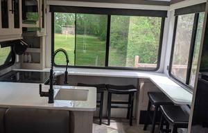 2024 Salem: Spacious Kitchen & Hidden Guest Room
