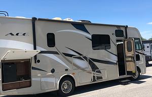 2016 Thor Motor Coach ACE 29.3 RV rental photo 5