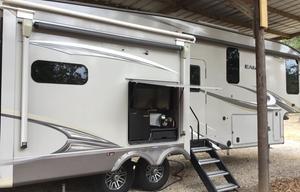 Prince RV Castle  /2020 Jayco Eagle 319MLOK