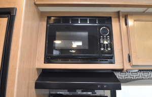 NO BURNINGMAN - NO DRIVING. GLAMPING AT ITS BEST! LUXURIOUS 2018 THOR A.C.E. MOTOR COACH W/ 2 BATHS, OUTDOOR TV, SLEEPS 8!