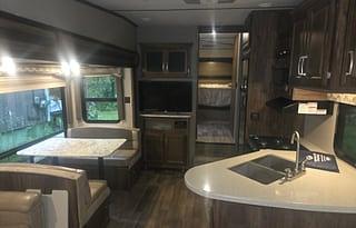 2018 Keystone RV Cougar 326RDS RV rental photo 3