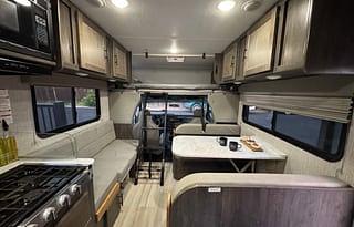 Fully Loaded 2022 coachmen leprechaun 230cb