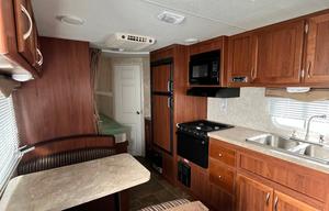 2011 Eclipse Milan T18FBSG RV rental photo 7