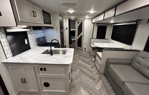2024 Mallard M26 RV rental photo 4