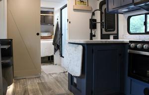 21 Outback Ultra Lite-Half ton / Pet Friendly