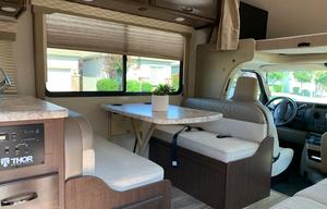 2020 Thor Motor Coach Freedom Elite Ford