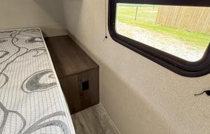 2020 Avenger 32QBI RV rental photo 39