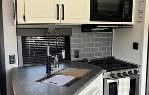 Amazing Bunkhouse, Outside Kitchen, Fireplace