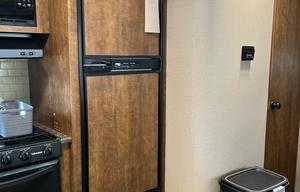 2017 CrossRoads RV Zinger ZR27BK RV rental photo 2