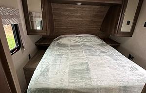 Wanderer-For Couples Who Love to Travel in Comfort