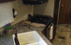 3 BEDS SPACIOUS AND COMFY DISCOUNT M2M AVAILABLE