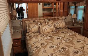 2005 Winnebago Journey 36M