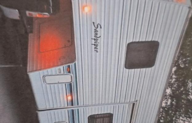 2001 Sandpiper 300BH RV rental photo 1
