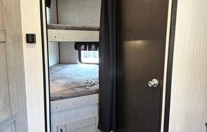 32 ft Travel Trailer King size bed! Sleeps 8-10