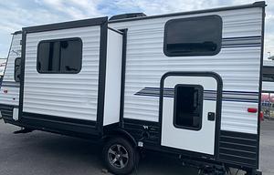 Easy Tow Family Glamper